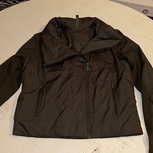 Cropped Dark Green cropped lululemon jacket, size 10